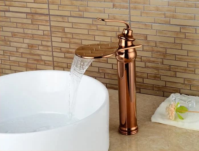 Bateria nablatowa retro – elegancja i styl w Twojej łazience