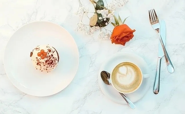 Romantyczne tematy do rozmowy, które zbliżą Was do siebie