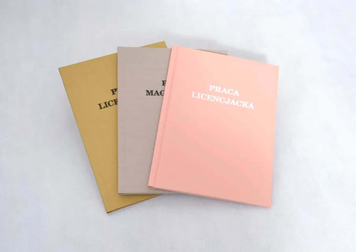 Najlepsze tematy do pracy licencjackiej, które zapewnią sukces akademicki